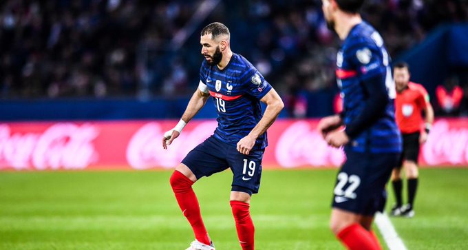 Auteur d'un doublé, Karim Benzema dépasse une légende