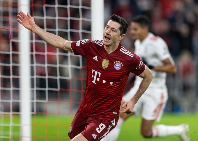 Hat-trick hero! Robert Lewandowski