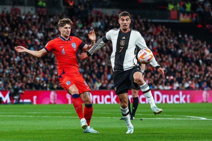 Match de fou entre les Anglais et les Allemands