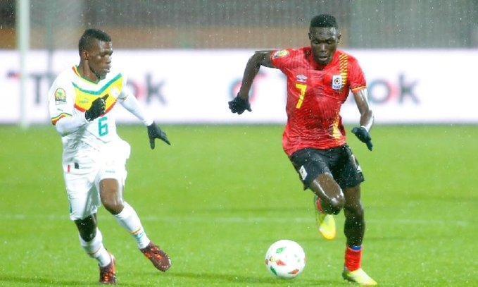 le Sénégal trébuche face à l’Ouganda